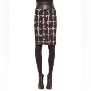 Akris Pun­to Faux Leather High Waist But­ton Print Pen­cil Skirt